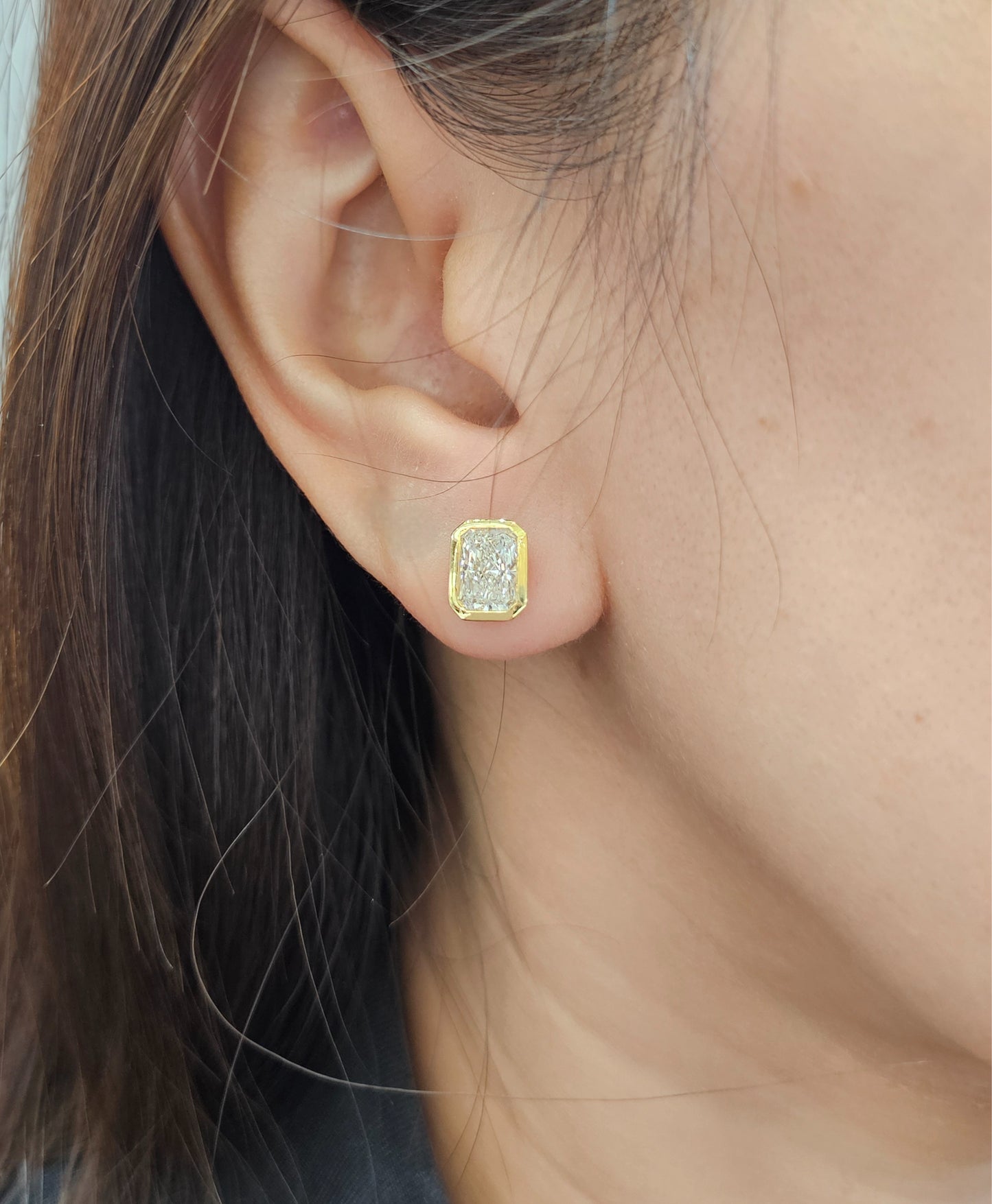 Auris Bezel Emerald Lab Grown Diamond Stud Earrings | Emerald Cut Bezel Diamond Earrings | Sphere Diamond Bangkok Thailand