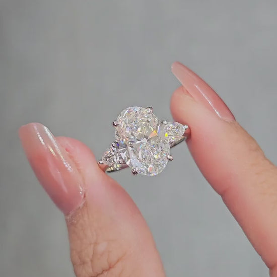  VDO Three Stone Oval Lab Grown Diamond Engagement Ring in 18K White Gold