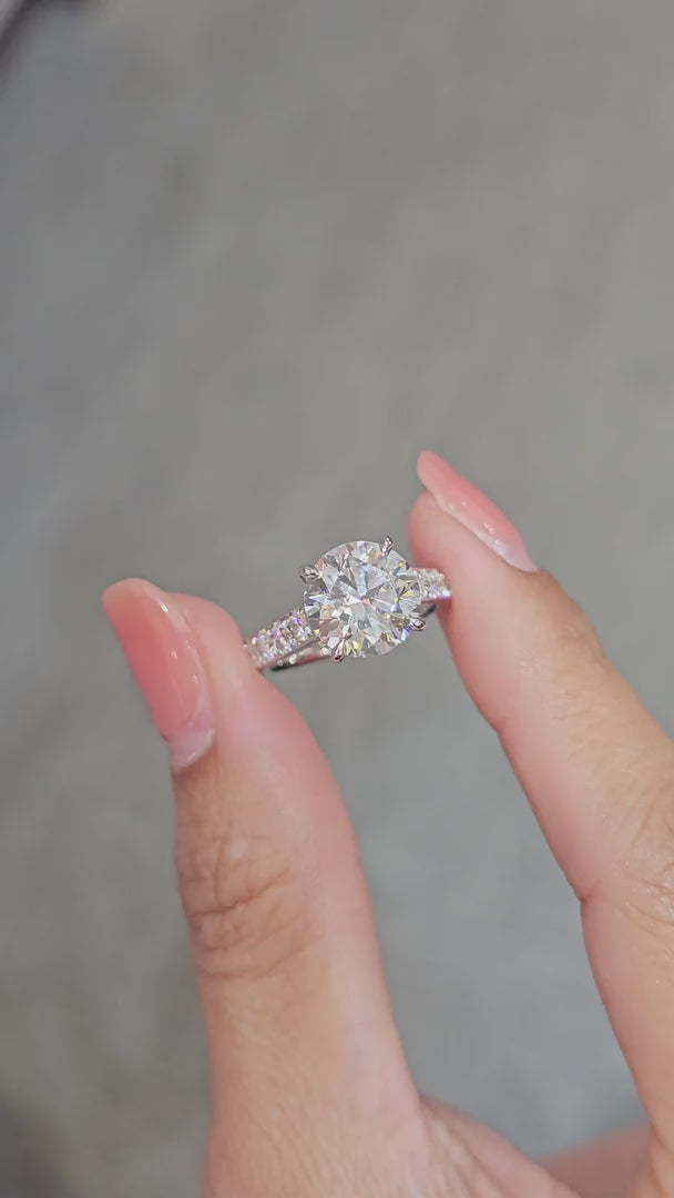 Round Lab Grown Diamond Engagement Ring