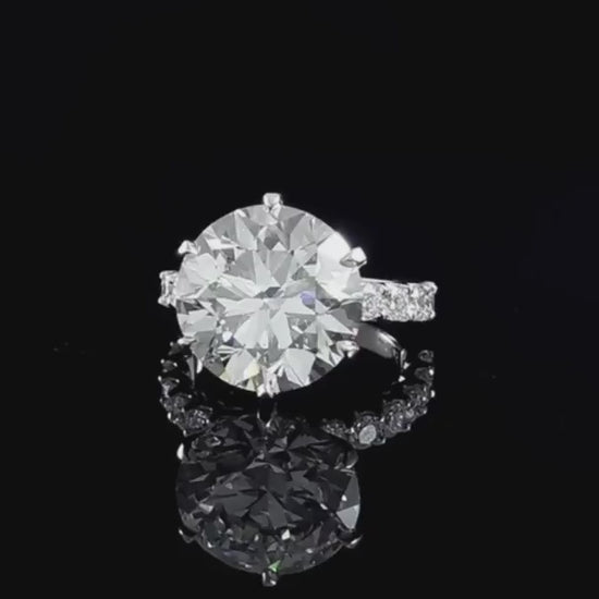 Round Lab Grown Diamond Engagement Ring