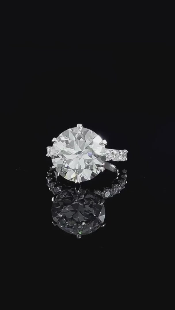 Round Lab Grown Diamond Engagement Ring