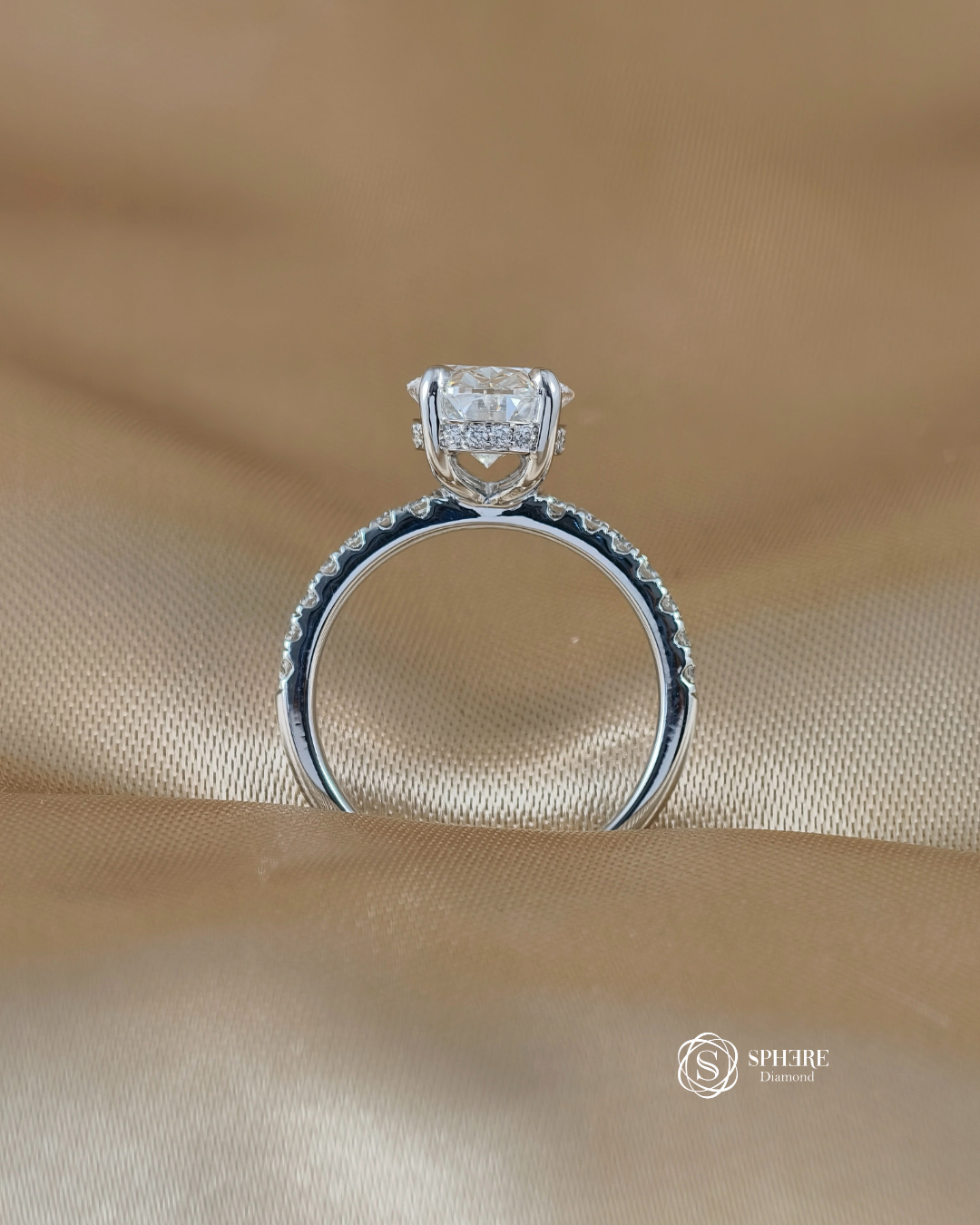Close-up of the Signature Eiffel Love Oval Lab Grown Diamond Ring featuring an IGI Certified oval lab grown diamond and sparkling pavé band by Sphere Diamond Bangkok.