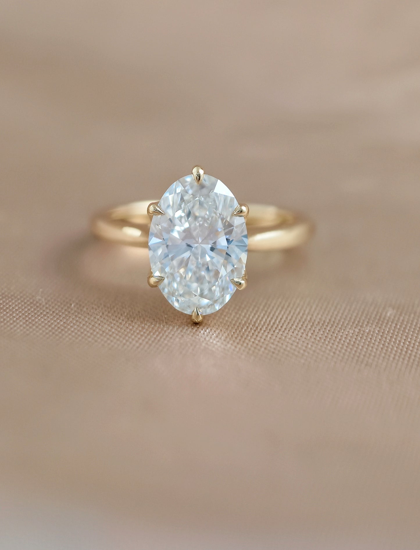 Auréline Tulip Lab Grown Diamond Engagement Ring | Oval Solitaire | IGI Certified | Sphere Diamond Bangkok