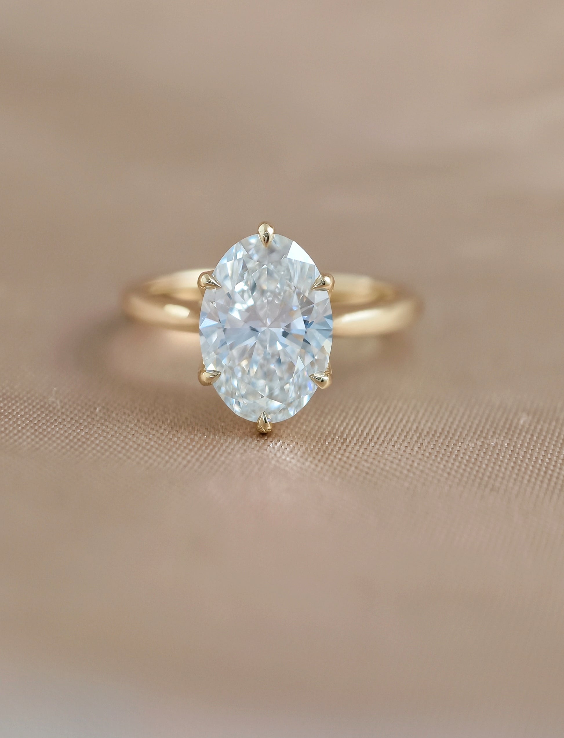 Auréline Tulip Lab Grown Diamond Engagement Ring | Oval Solitaire | IGI Certified | Sphere Diamond Bangkok