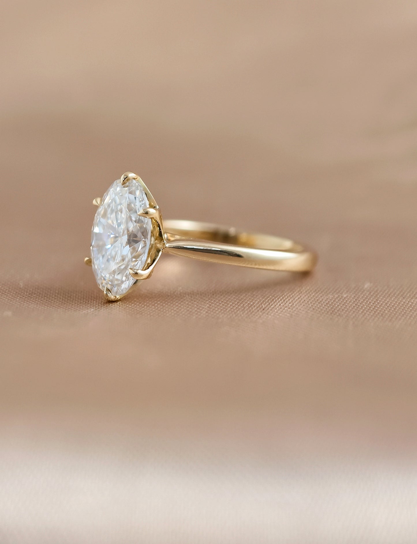 Auréline Tulip Lab Grown Diamond Engagement Ring | Oval Solitaire | IGI Certified | Sphere Diamond Bangkok