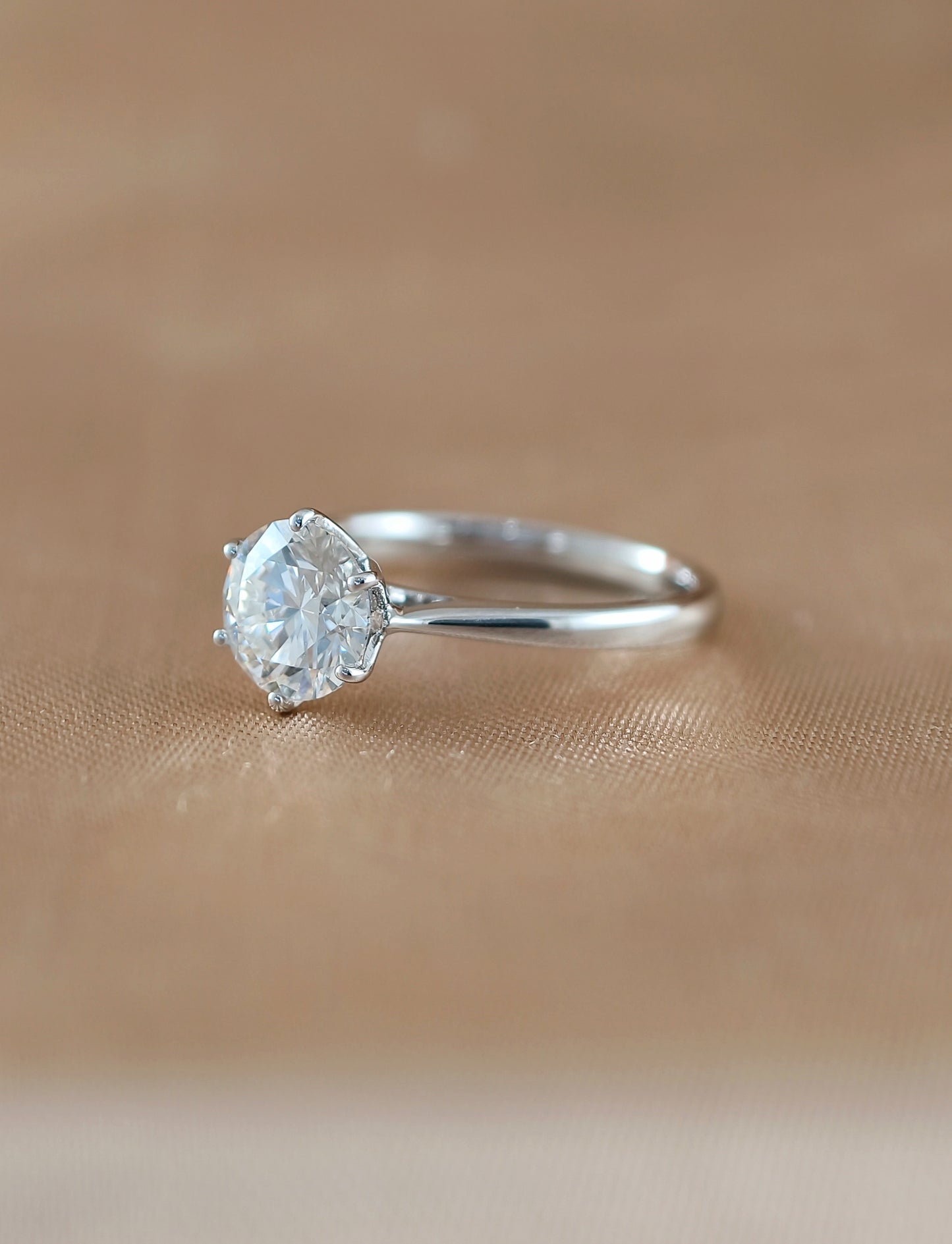 Lysandre Tulip Round Lab Grown Diamond Engagement Ring IGI Certified by Sphere Diamond Bangkok