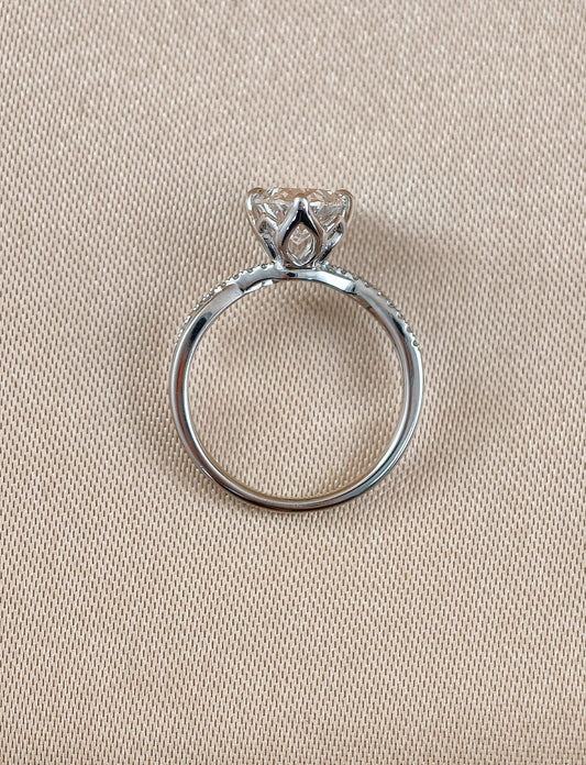 Étoile Fleur Tulip Lab Grown Diamond Engagement Ring| IGI Certified