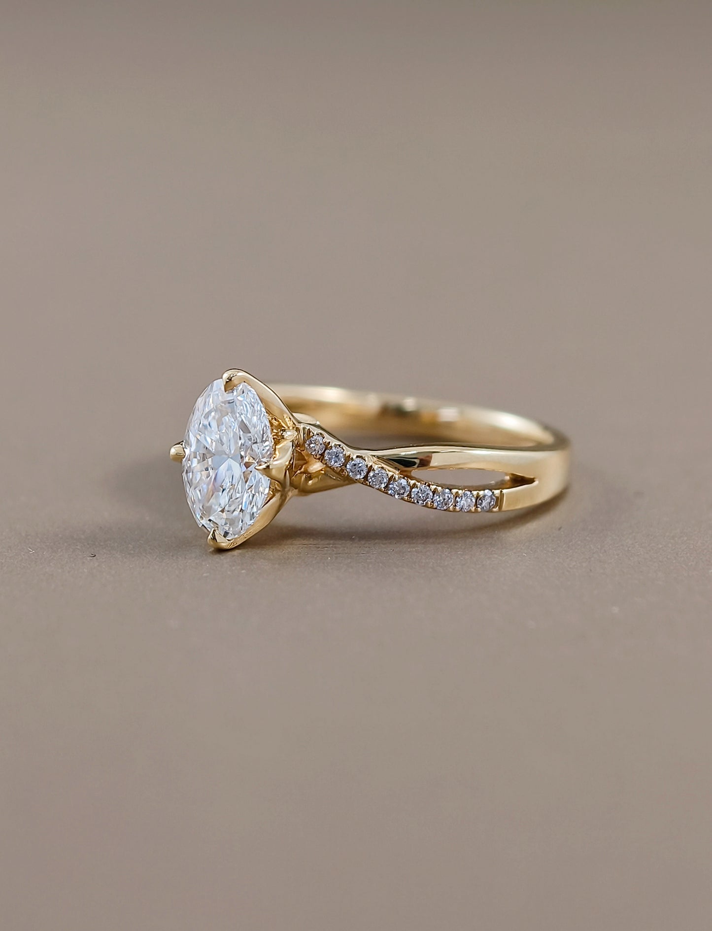 Élysian Bloom Tulip Lab Grown Diamond Engagement Ring | Round Solitaire | IGI Certified | Sphere Diamond Bangkok
