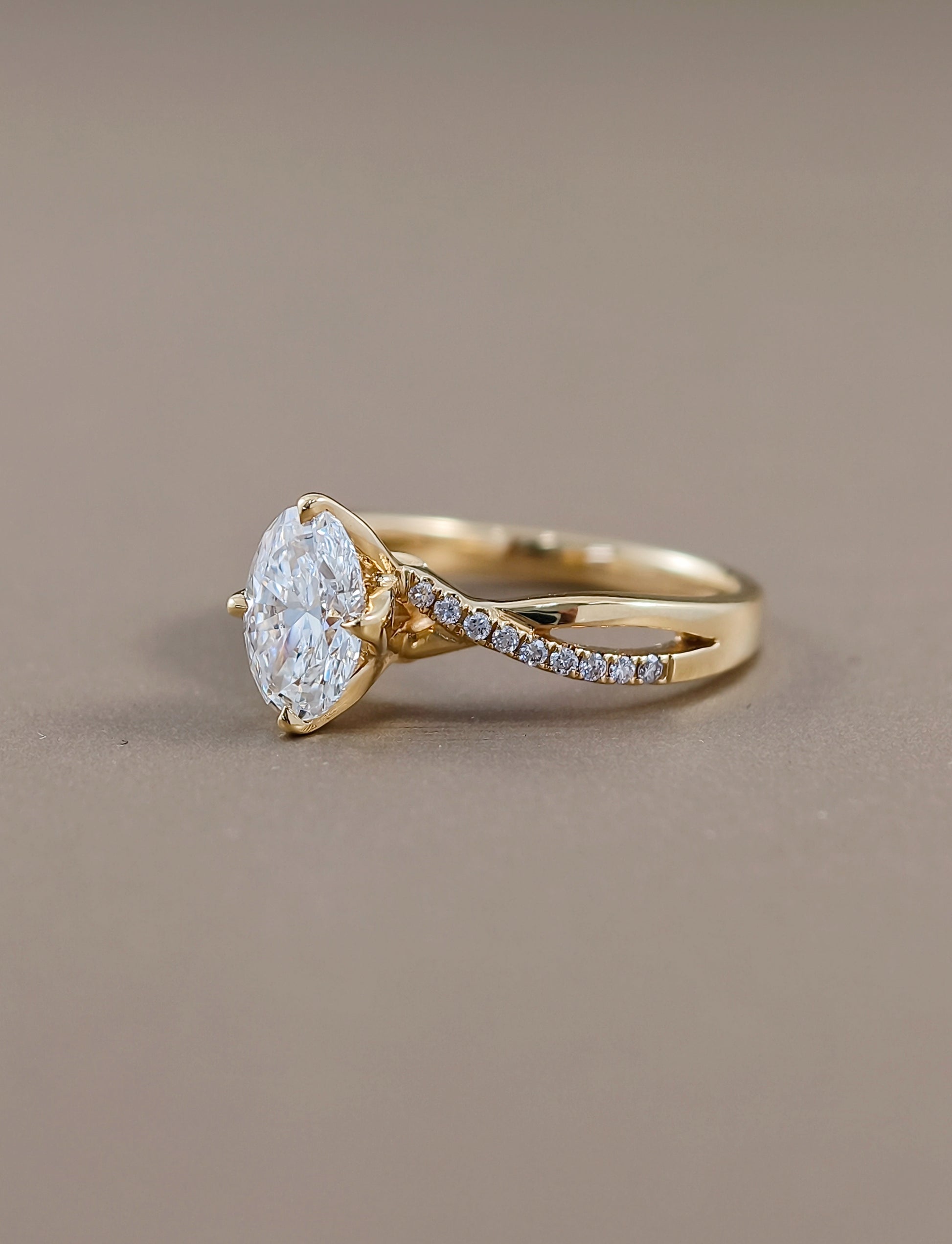 Élysian Bloom Tulip Lab Grown Diamond Engagement Ring | Round Solitaire | IGI Certified | Sphere Diamond Bangkok
