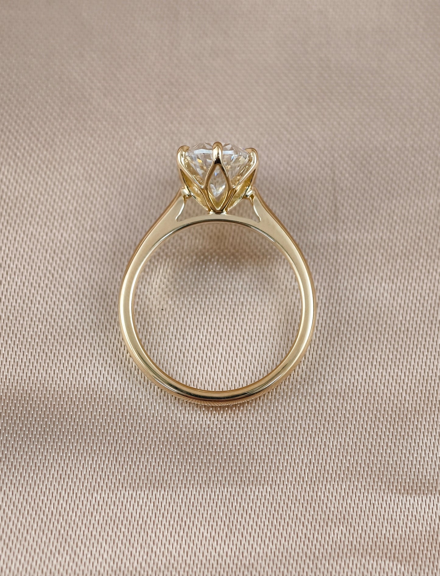 Auréline Tulip Lab Grown Diamond Engagement Ring | Oval Solitaire | IGI Certified | Sphere Diamond Bangkok