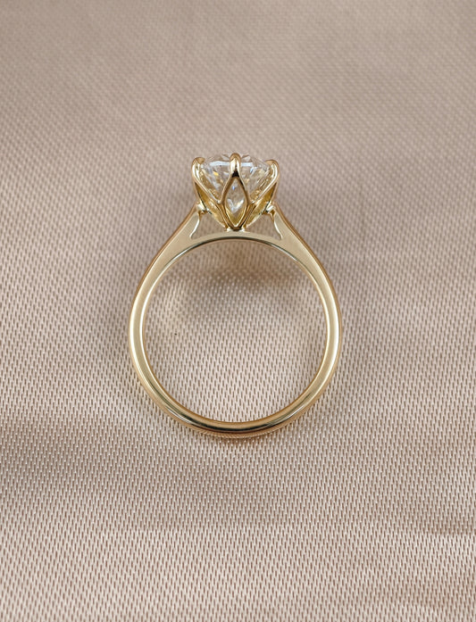 Auréline Tulip Lab Grown Diamond Engagement Ring | Oval Solitaire | IGI Certified | Sphere Diamond Bangkok